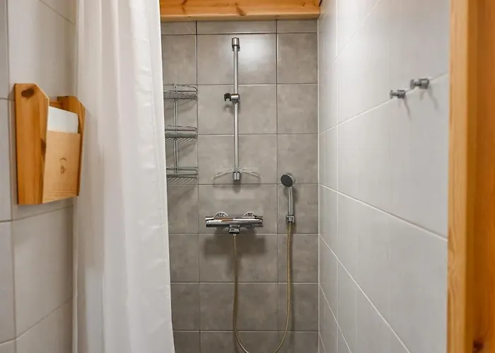 Rukajaerven Lomamajat 4 Рука